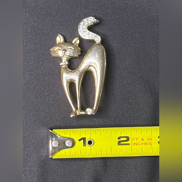 VINTAGE GOLD TONE CAT PIN BROOCH w/ RHINESTONES - Picture 4 of 5